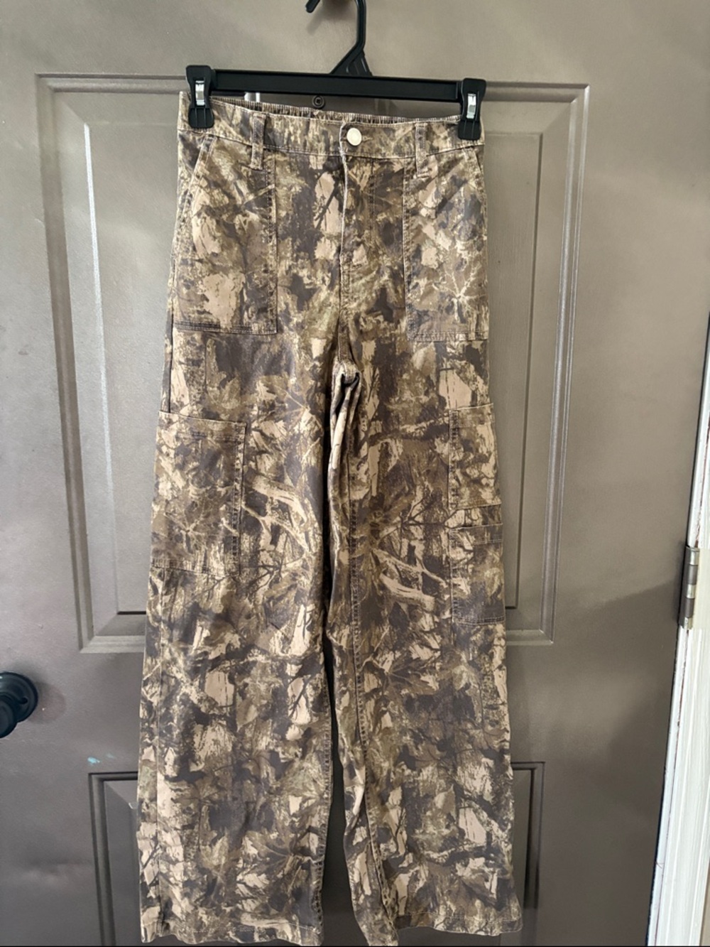 No Boundaries Brown Camouflage Casual Cargo Pants